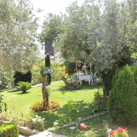 Travarevic - Two-bedroom Duplex *